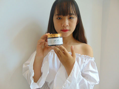 Kem dưỡng trắng da mặt Evana